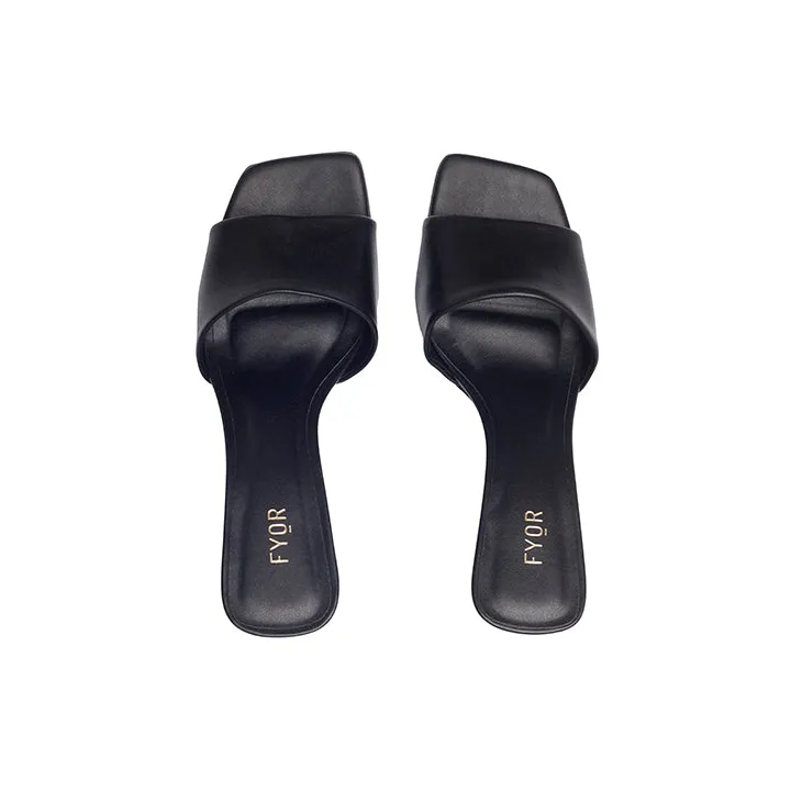 Comma Heeled Sandal BCM 109