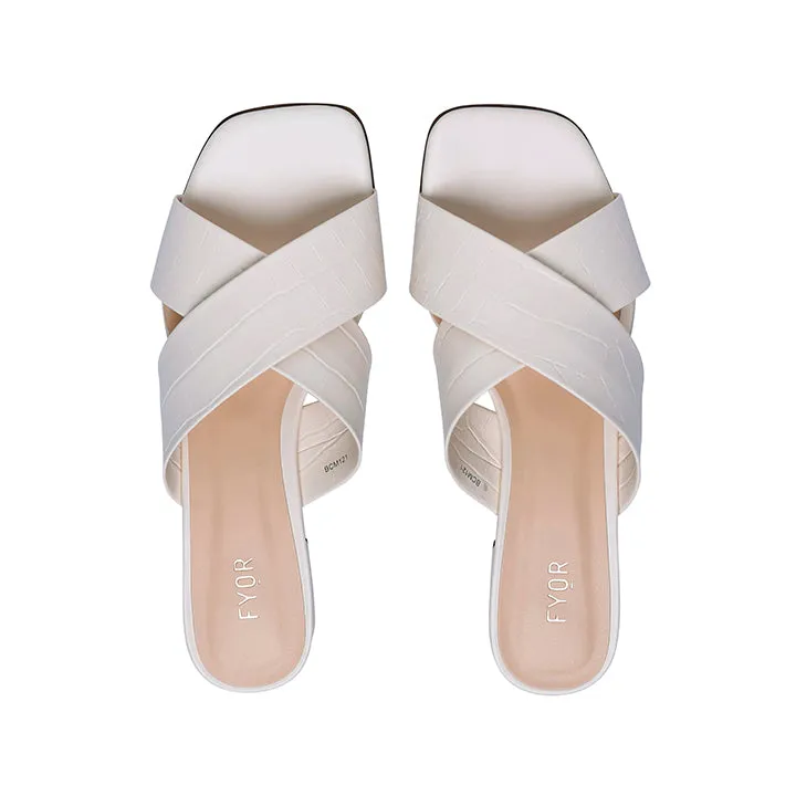 Crisscross Low Box Heeled Sandal BCM 121