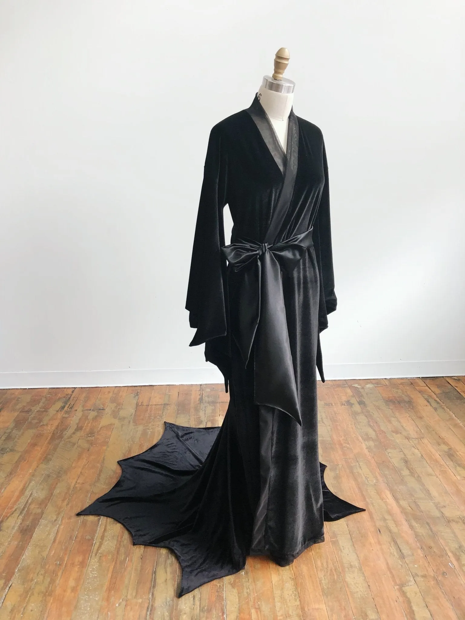 Greta Bat Wing Velvet Peignoir