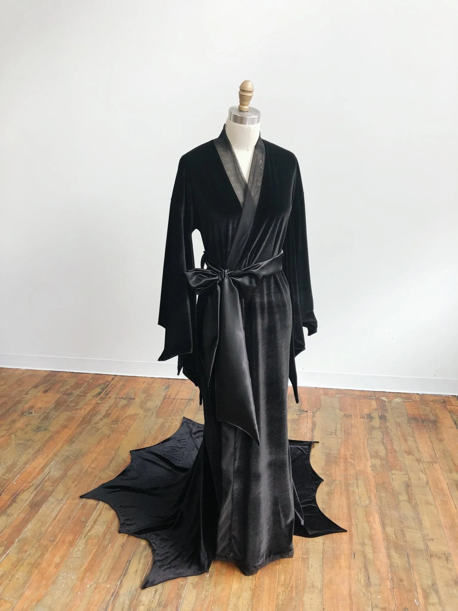 Greta Bat Wing Velvet Peignoir